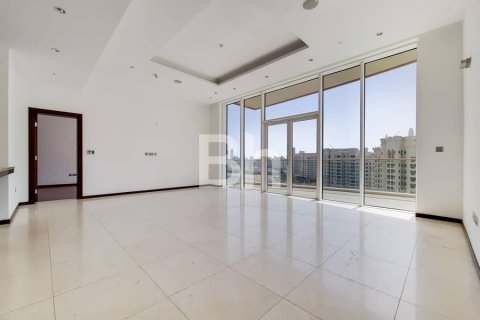 Снять в аренду квартиру в Пальме Джумейре, Дубай: 2 спальни, 159м², № 56876 - фото 1