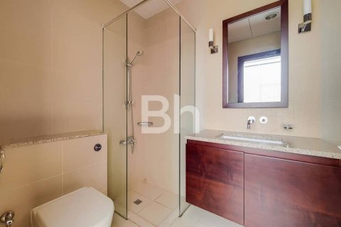Снять в аренду квартиру в Пальме Джумейре, Дубай: 2 спальни, 159м², № 56876 - фото 2