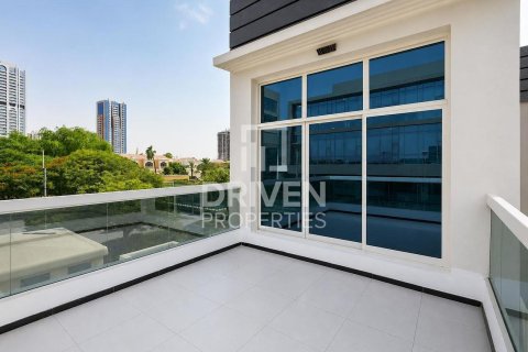Villa en Al Barsha South, Al Barsha, Dubai, 3 dormitorios, 239.97 m², № 140722 - foto 18