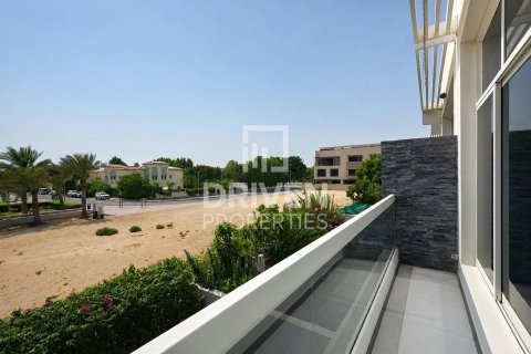 Villa en Al Barsha South, Al Barsha, Dubai, 3 dormitorios, 239.97 m², № 140722 - foto 21