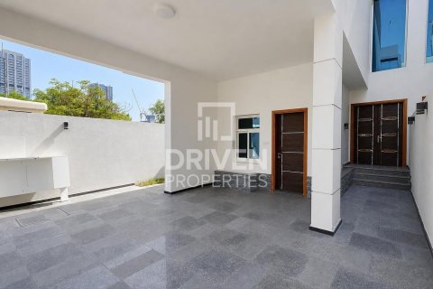 Villa en Al Barsha South, Al Barsha, Dubai, 3 dormitorios, 239.97 m², № 140722 - foto 16