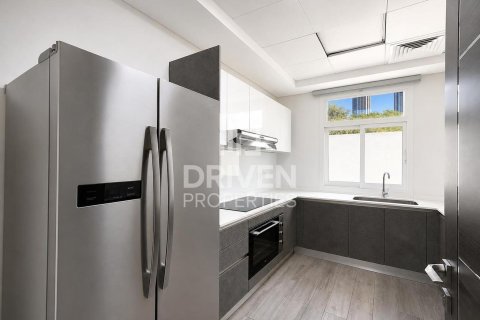 Villa en Al Barsha South, Al Barsha, Dubai, 3 dormitorios, 239.97 m², № 140722 - foto 10
