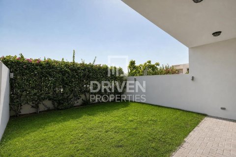 Villa en Al Barsha South, Al Barsha, Dubai, 3 dormitorios, 239.97 m², № 140722 - foto 13