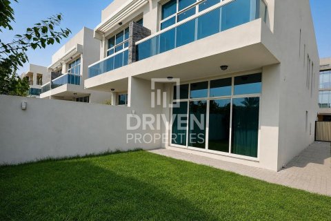 Villa en Al Barsha South, Al Barsha, Dubai, 3 dormitorios, 239.97 m², № 140722 - foto 14