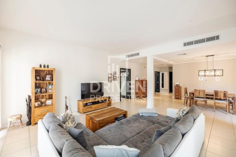 Villa in Arabian Ranches, Dubai 3 bedrooms, 309 sq.m. № 18996 - photo 4