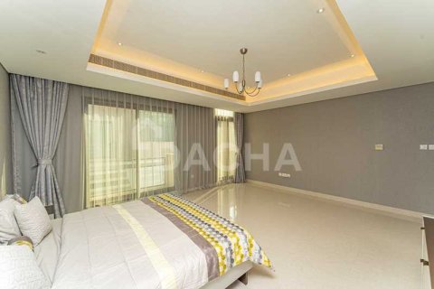 Снять в аренду виллу в Nad Al Sheba Gardens, Nadd Al Sheba, Дубай: 4 спальни, 217.9м², № 6671 - фото 6