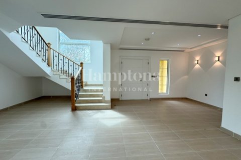 Снять в аренду виллу в Jumeirah Park Homes, Jumeirah Park, Дубай: 4 спальни, 538.85969672м², № 12541 - фото 5