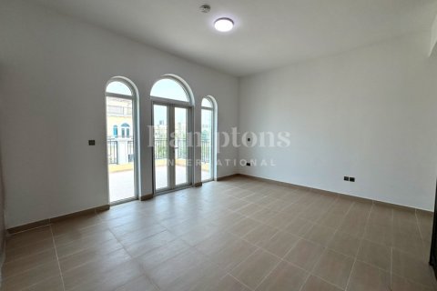 Снять в аренду виллу в Jumeirah Park Homes, Jumeirah Park, Дубай: 4 спальни, 538.85969672м², № 12541 - фото 6
