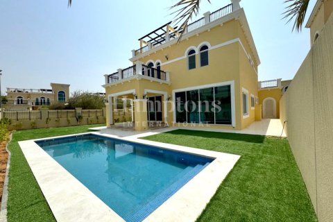 Снять в аренду виллу в Jumeirah Park Homes, Jumeirah Park, Дубай: 4 спальни, 538.85969672м², № 12541 - фото 1
