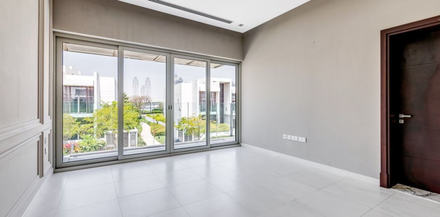 Вилла в Дубае, 5 спален, 826.83м², № 37998