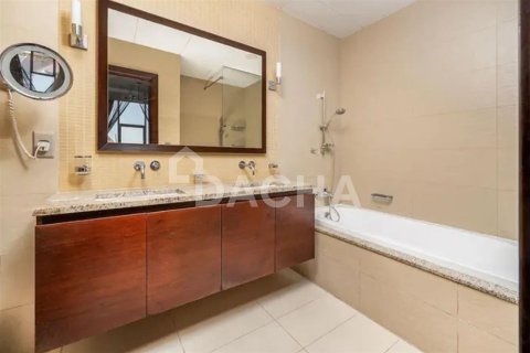 Apartment in Palm Jumeirah, Dubai 2 bedrooms, 155.8 sq.m. № 6943 - photo 8