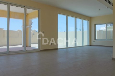 Villa in Legacy Nova Villas, Jumeirah Park, Dubai 4 bedrooms, 454.6 sq.m. № 6939 - photo 3