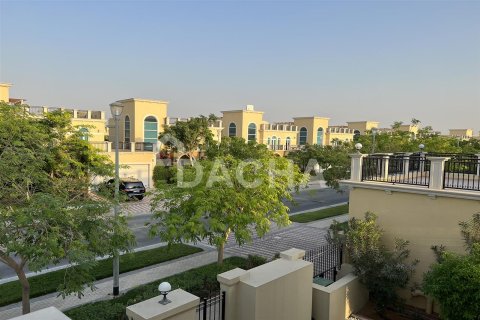 Villa in Legacy Nova Villas, Jumeirah Park, Dubai 4 bedrooms, 454.6 sq.m. № 6939 - photo 1