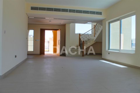 Villa in Legacy Nova Villas, Jumeirah Park, Dubai 4 bedrooms, 454.6 sq.m. № 6939 - photo 2