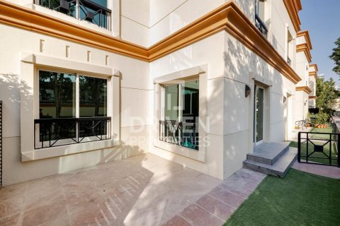 Villa en Al Barsha 1, Al Barsha, Dubai, 4 dormitorios, 339 m², № 66650 - foto 13