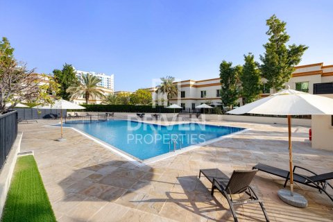 Villa en Al Barsha 1, Al Barsha, Dubai, 4 dormitorios, 339 m², № 66650 - foto 24