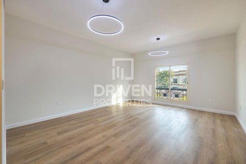 Villa en Al Barsha 1, Al Barsha, Dubai, 4 dormitorios, 339 m², № 66650 - foto 22