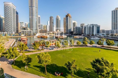 Villa in The Jewels, Dubai Marina, Dubai 4 bedrooms, 413 sq.m. № 66659 - photo 3