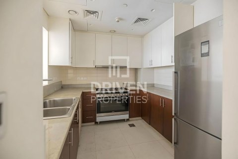Apartment in BLVD Crescent, Downtown Dubai (Downtown Burj Dubai), Dubai 2 bedrooms, 131.09 sq.m. № 136785 - photo 13