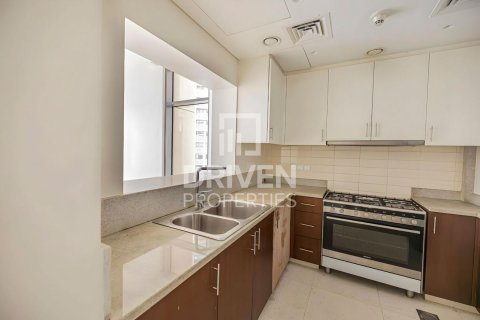 Apartment in BLVD Crescent, Downtown Dubai (Downtown Burj Dubai), Dubai 2 bedrooms, 131.09 sq.m. № 136785 - photo 12