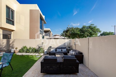 Townhouse in Maple at Dubai Hills Estate, Dubai Hills Estate, Dubai 3 bedrooms, 195 sq.m. № 111579 - photo 3
