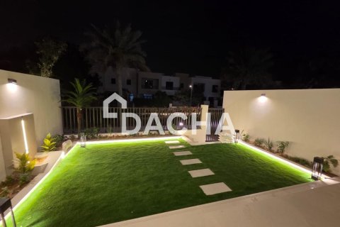 Apartment in Town Square, Dubai 3 bedrooms, 230 sq.m. № 111573 - photo 8