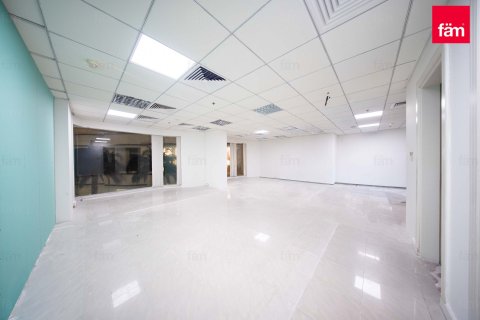 Снять в аренду офис в Sheikh Zayed Road, Дубай: 71.4м², № 58227 - фото 1