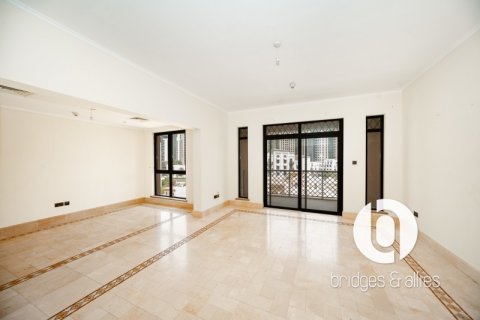 Apartment in Old Town, Dubai 2 bedrooms, 130 sq.m. № 105855 - photo 2