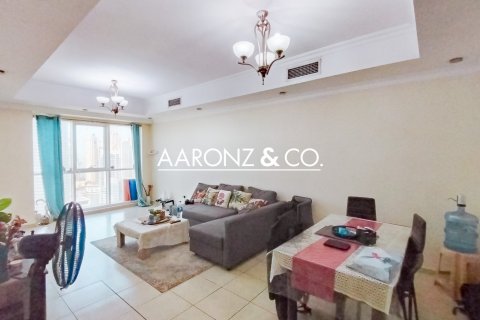 Купить квартиру в Джумейра Лейк Тауэрс, Дубай: 2 спальни, 107м², № 90896 - фото 3