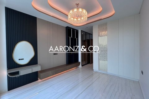 Ático en Jumeirah Lake Towers, Dubai, 4 dormitorios, 542 m², № 90894 - foto 11