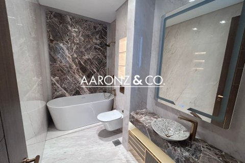 Ático en Jumeirah Lake Towers, Dubai, 4 dormitorios, 542 m², № 90894 - foto 9