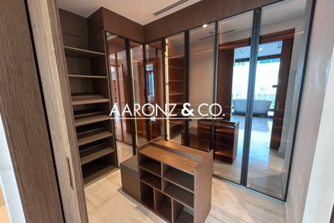 Ático en Jumeirah Lake Towers, Dubai, 4 dormitorios, 542 m², № 90894 - foto 13