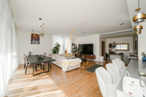 Apartment in Al Wasl, Dubai 3 bedrooms, 204 sq.m. № 95233 - photo 5