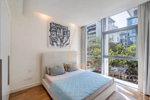 Apartment in Al Wasl, Dubai 3 bedrooms, 204 sq.m. № 95233 - photo 15