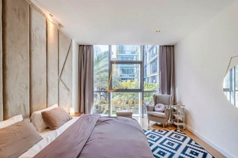 Apartment in Al Wasl, Dubai 3 bedrooms, 204 sq.m. № 95233 - photo 11