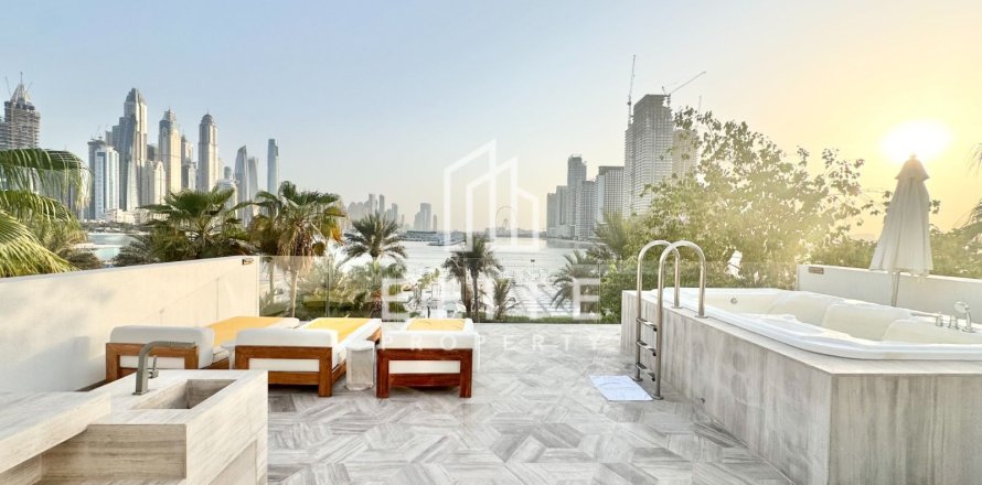 Apartment in FIVE Palm Jumeirah, Palm Jumeirah, Dubai 5 bedrooms, 1142 sq.m. № 137372