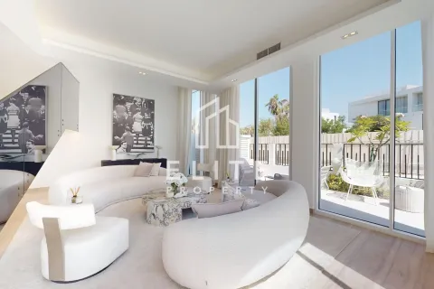 Villa in Al Barari, Dubai 4 bedrooms, 459 sq.m. № 121735 - photo 3