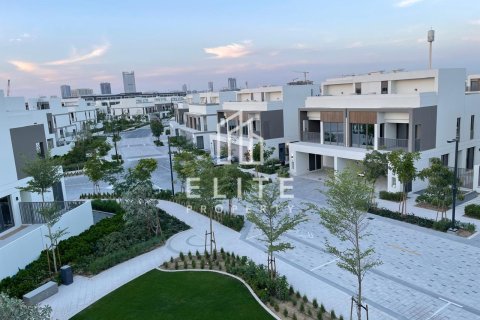 Villa in Aura, Tilal Al Ghaf, Dubai 5 bedrooms, 256 sq.m. № 121730 - photo 4
