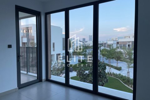 Villa in Aura, Tilal Al Ghaf, Dubai 5 bedrooms, 256 sq.m. № 121730 - photo 3