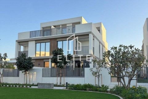 Villa in Aura, Tilal Al Ghaf, Dubai 5 bedrooms, 256 sq.m. № 121730 - photo 2