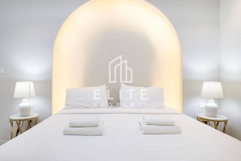 Apartment in Paramount Tower Hotel & Residences, Business Bay, Dubai 2 bedrooms, 104 sq.m. № 121733 - photo 18