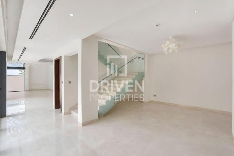 Villa in Sobha Hartland, Mohammed Bin Rashid City, Dubai 4 bedrooms, 559.09 sq.m. № 128238 - photo 4