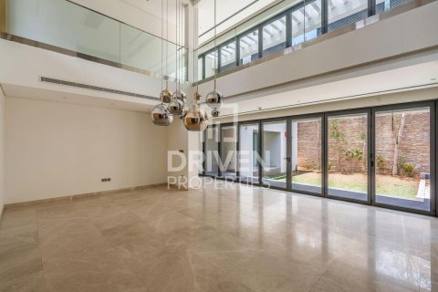 Villa in Sobha Hartland, Mohammed Bin Rashid City, Dubai 5 bedrooms, 745.83 sq.m. № 128239 - photo 2