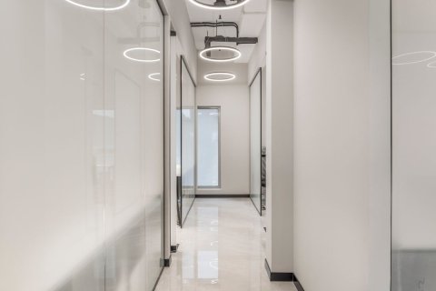 Office in Executive Towers, Business Bay, Dubai 188 sq.m. № 8581 - photo 17