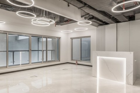 Office in Executive Towers, Business Bay, Dubai 188 sq.m. № 8581 - photo 1