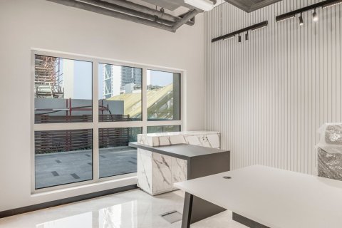 Office in Executive Towers, Business Bay, Dubai 188 sq.m. № 8581 - photo 7
