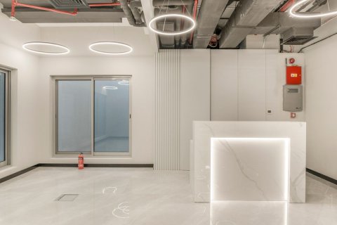 Office in Executive Towers, Business Bay, Dubai 188 sq.m. № 8581 - photo 2
