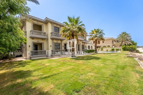 Villa en Signature Villas, Palm Jumeirah, Dubai, 5 dormitorios, 697 m², № 72883 - foto 1