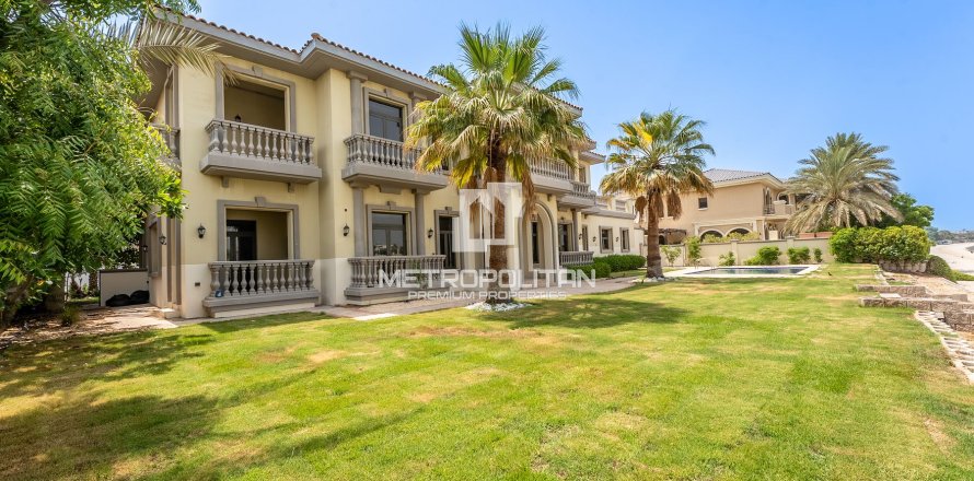 Villa en Signature Villas, Palm Jumeirah, Dubai, 5 dormitorios, 697 m², № 72883