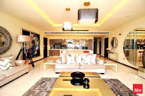 Квартира в Пальме Джумейре, Дубай, 3 спальни, 222.8м², № 109716